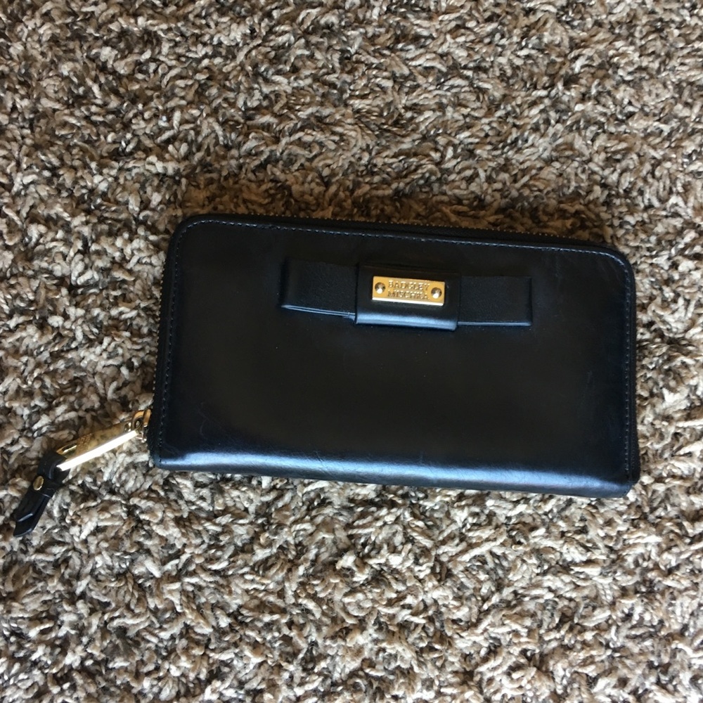 MAKE AN OFFER ** Badgley Mischka Wallet
